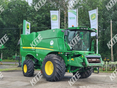John Deere S770