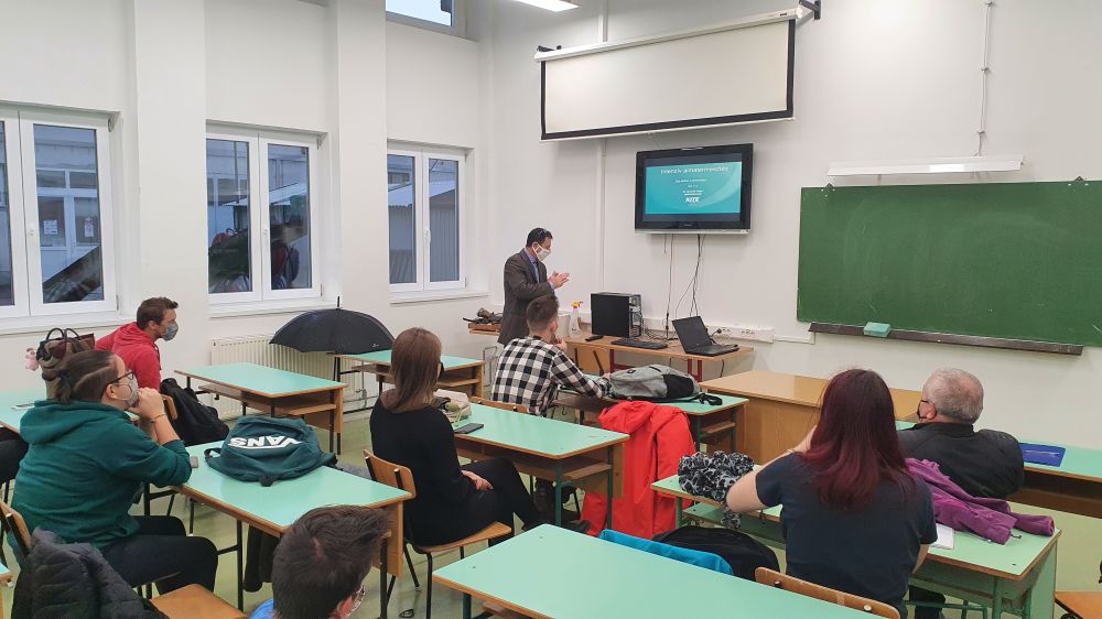 Oktatás az almatermesztésről a kertészmérnök hallgatóknak