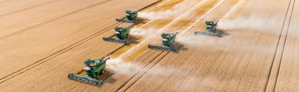 Új John Deere kombájn akcióban