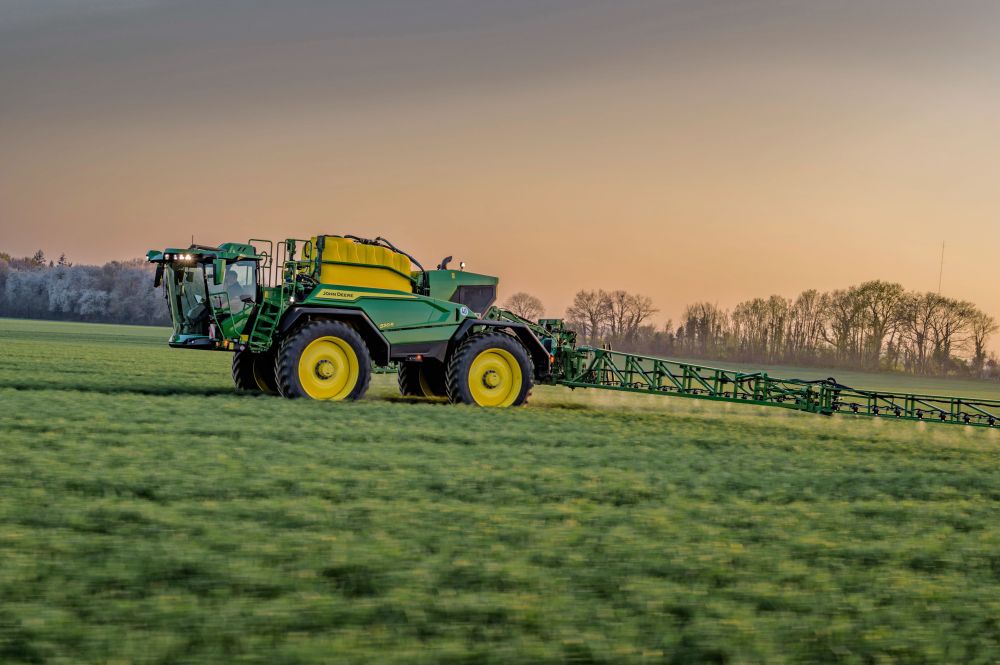 John Deere permetező