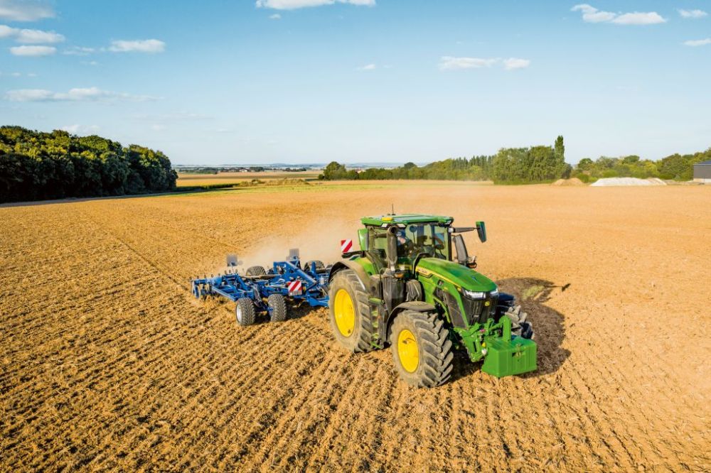 A John Deere megújítja „L” nagy és „XL” extra nagy alvázas 6R traktorjait