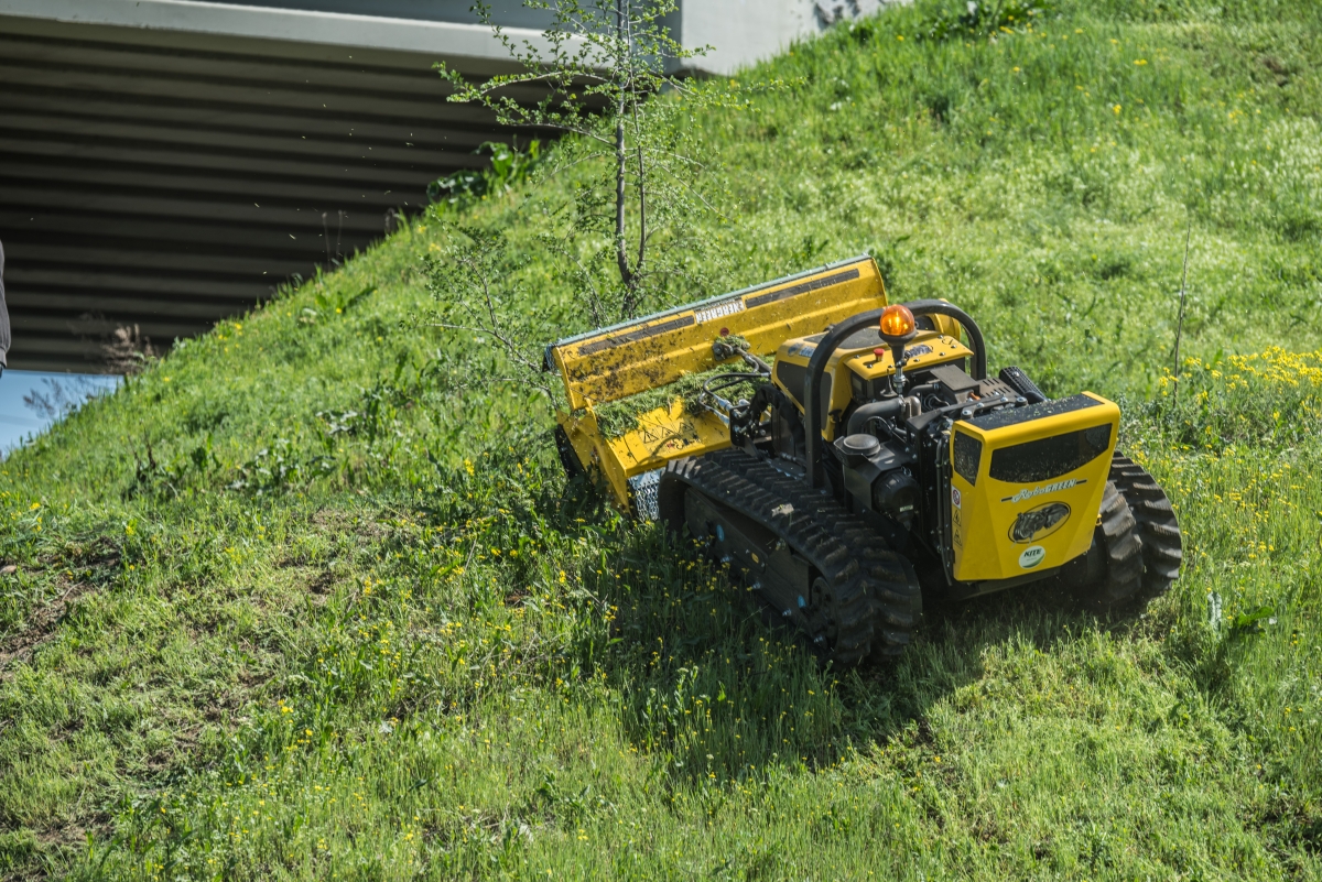 Energreen robot kasza a 55°-os dombon