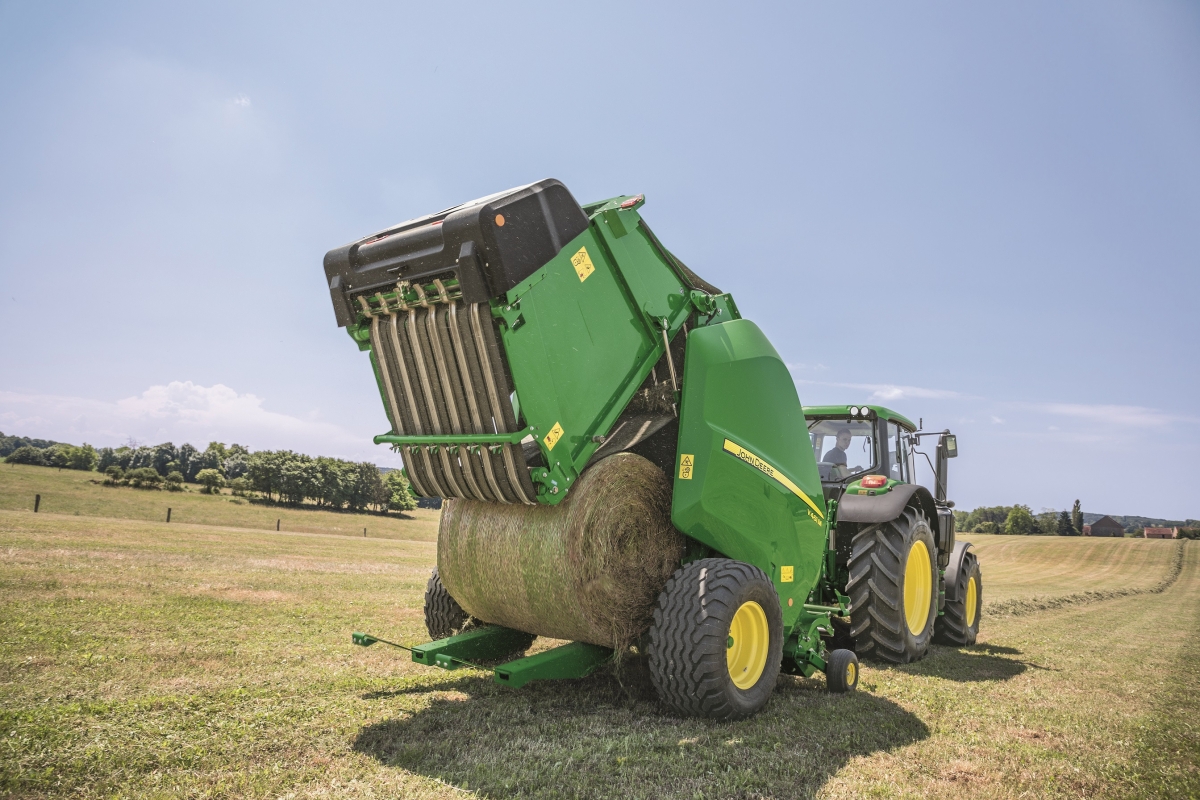 ohn Deere M sorozatú változókamrás bálázó