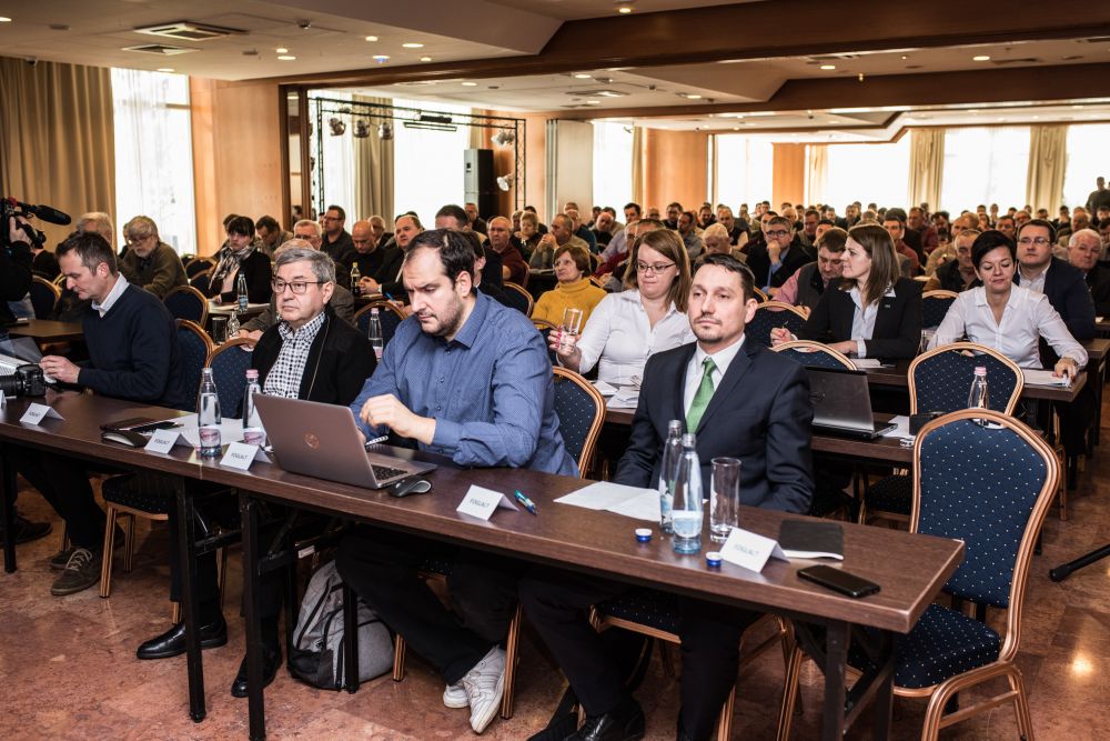 Közönség a precíziós konferencián