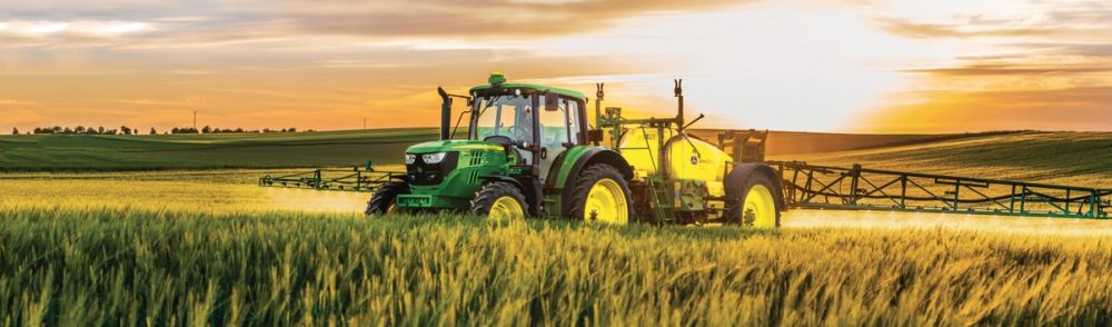 John Deere m700-as vontatott permetező