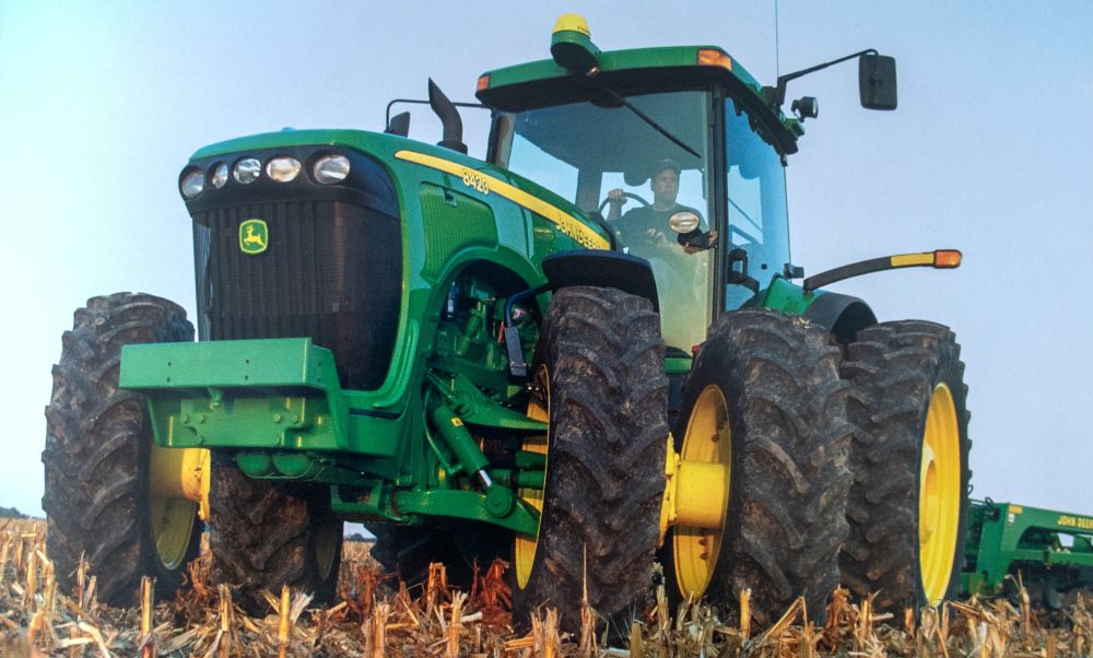 John Deere traktor