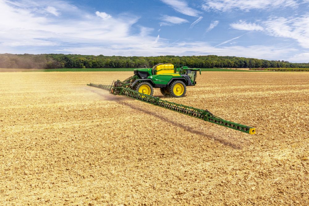 Nagyobb tartállyal és új szórókerettel érkezik a John Deere 500R permetezőcsalád