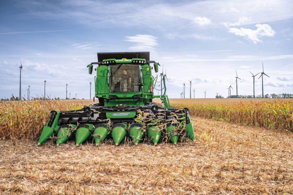 John Deere kombájnok előkészítése az őszi betakarításra
